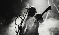 Crust w / Ad Nihil