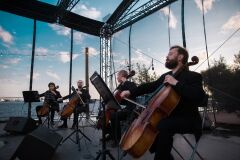 Концерт у моря «Мировые рок-хиты на виолончелях»