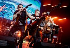 Новогодняя дискотека с Bis-Quit Band «Хиты 80-х, 90-х, 2000-х»