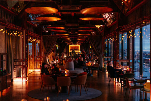 F11 Sky Bar & Restaurant